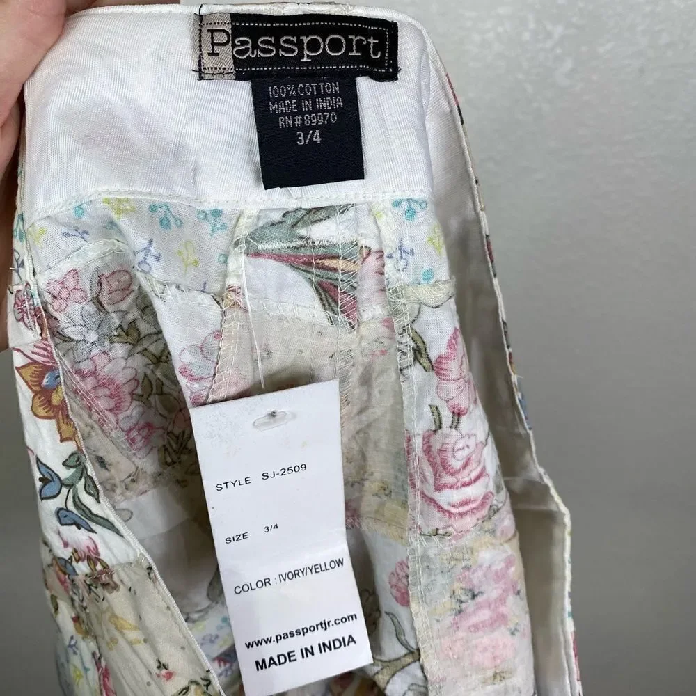 Vintage y2k White Floral Patchwork Low Rise Shorts - Picture 3 of 4